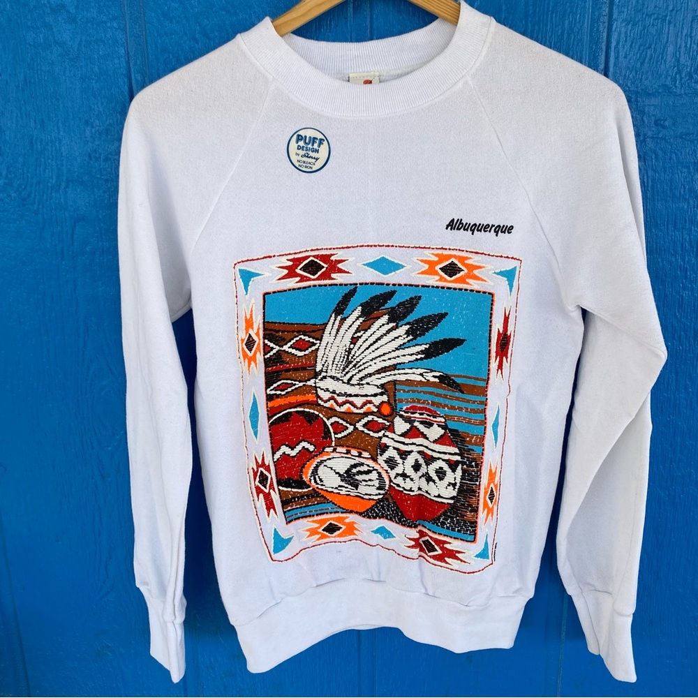 Vintage Native-American Sweatshirt Puff Print Pottery Feathers Small Albuquerque